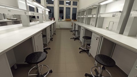 Nowe laboratorium chemiczne w LO im. Kopernika w Brzesku