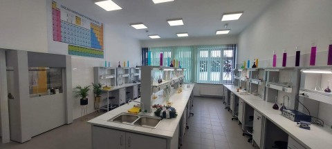 Nowe laboratorium chemiczne w LO im. Kopernika w Brzesku