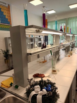 Nowe laboratorium chemiczne w LO im. Kopernika w Brzesku