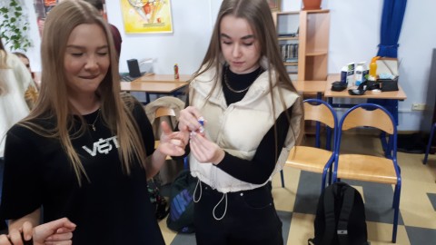 Spotkanie klasy medycznej z pracownikiem służby zdrowia