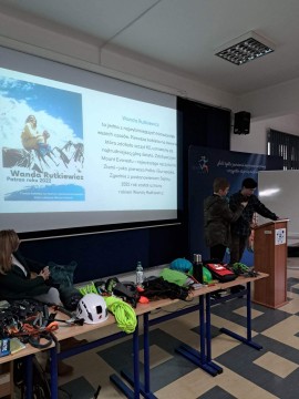 „Zwykły człowiek w obliczu gór i niezwykłych ludzi”