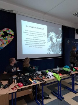 „Zwykły człowiek w obliczu gór i niezwykłych ludzi”