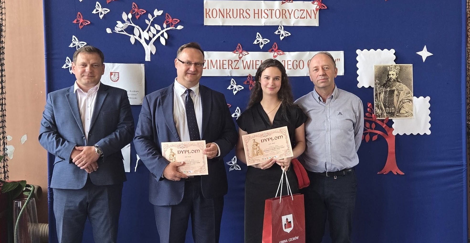 Sukces Anieli Rzepy w Powiatowym Konkursie "Kazimierz Wielki i jego czasy"!