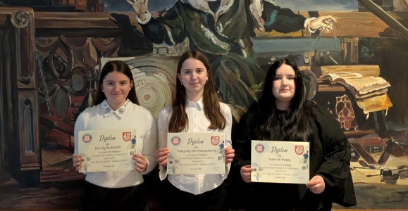 Dominacja uczennic „Kopernika” w powiatowym konkursie wiedzy o chorobach zakaźnych